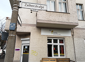 Eingang zur Tagesstätte im Sozialprojekt Prenzlauer Berg Eingang zur Tagesstätte im Sozialprojekt Prenzlauer Berg
